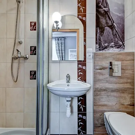 ホームステイ Camaro ザコパネ